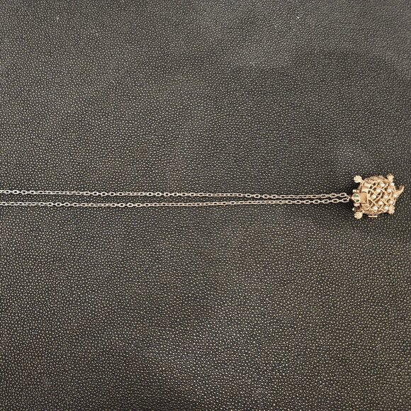 TURTLE PENDANT WITH PEARLS & GREEN STONE EYES, ENDURA ROMAN NUMERAL WATCH & PIN - Picture 3 of 16